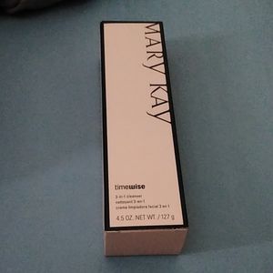 Mary Kay 3 in 1 cleanser